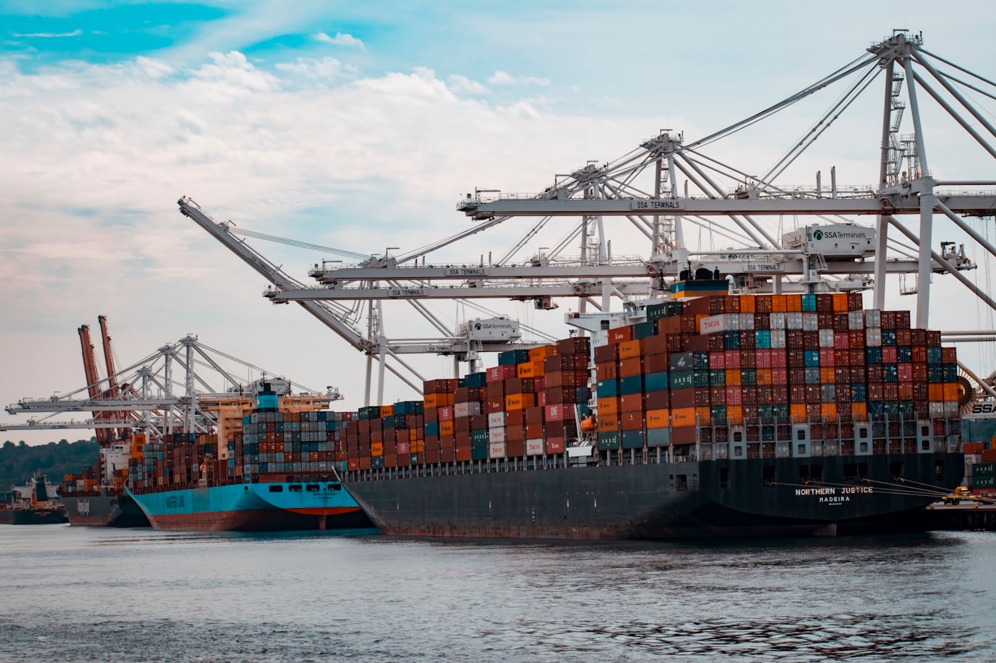 Sea port corridor connectivity